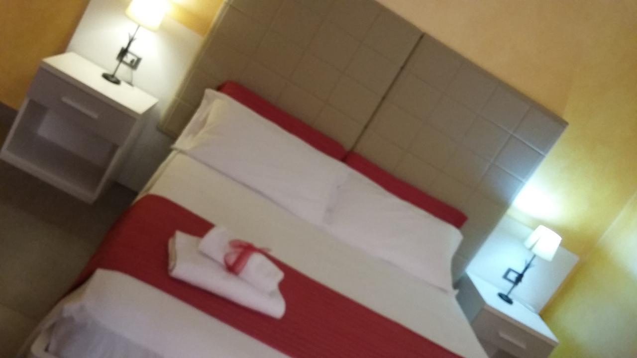 B&B Fiumicino Airport Resort Esterno foto